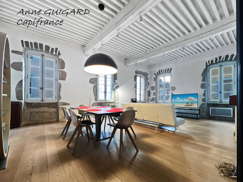 Appartement ancien - 159 m² - 4 pièces