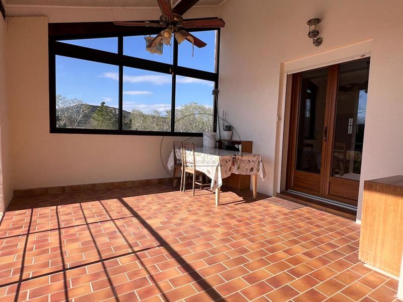 Propriété - 245 m² - 8 pièces