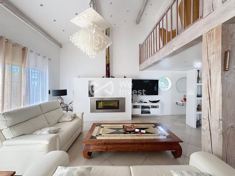 Villa - 258 m² - 10 pièces