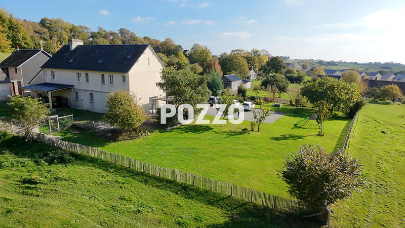 Maison - 225 m² - 10 pièces