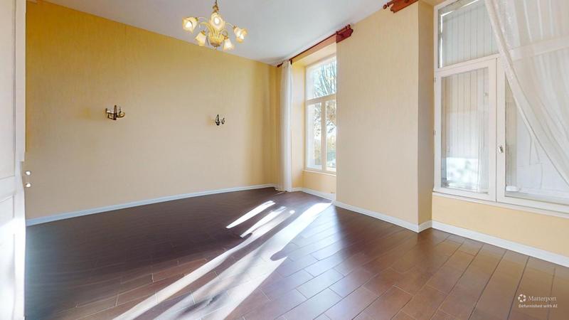 Maison - 260 m² - 8 pièces