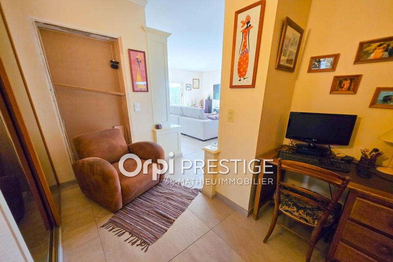 Maison - 220 m² - 7 pièces