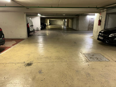 Parking / Garage - 12 m²