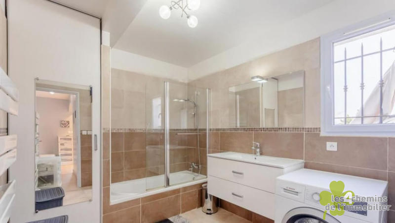 Villa - 180 m² - 6 pièces