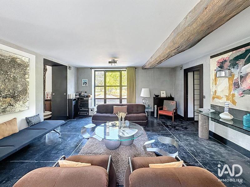 Maison - 1 445 m² - 20 pièces