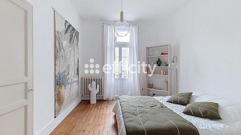 Maison - 200 m² - 7 pièces