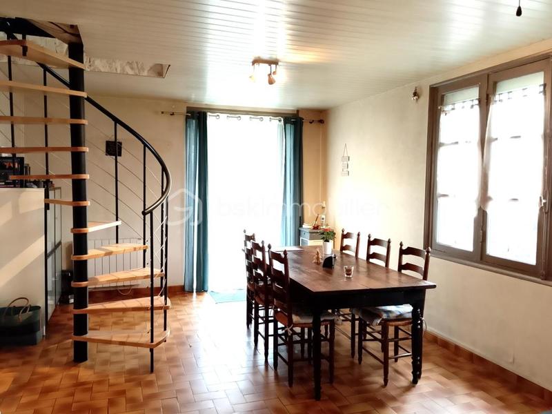 Maison - 83 m² - 6 pièces