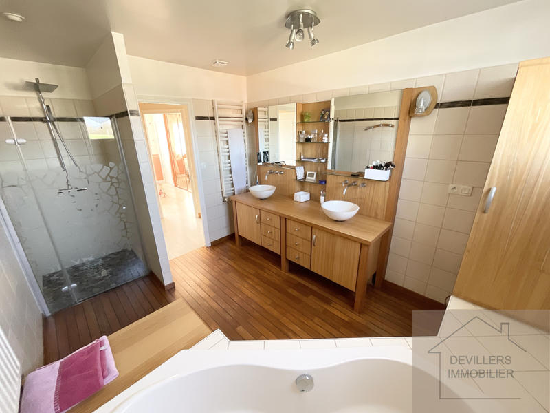 Maison - 197 m² - 4 pièces