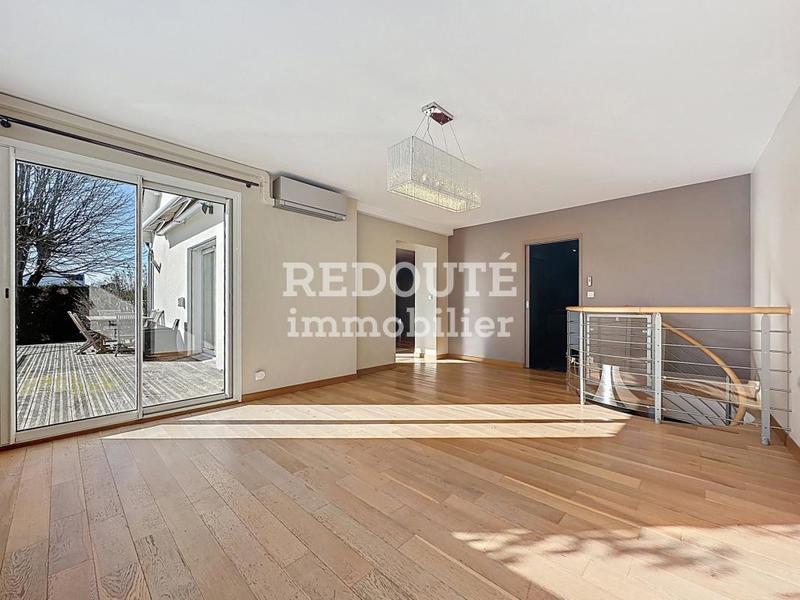 Maison - 203 m² - 7 pièces