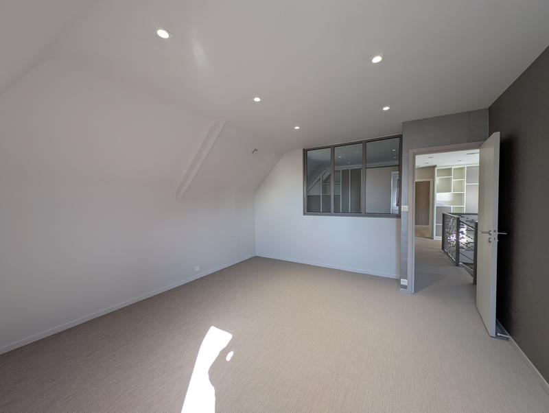 Maison - 196 m² - 7 pièces