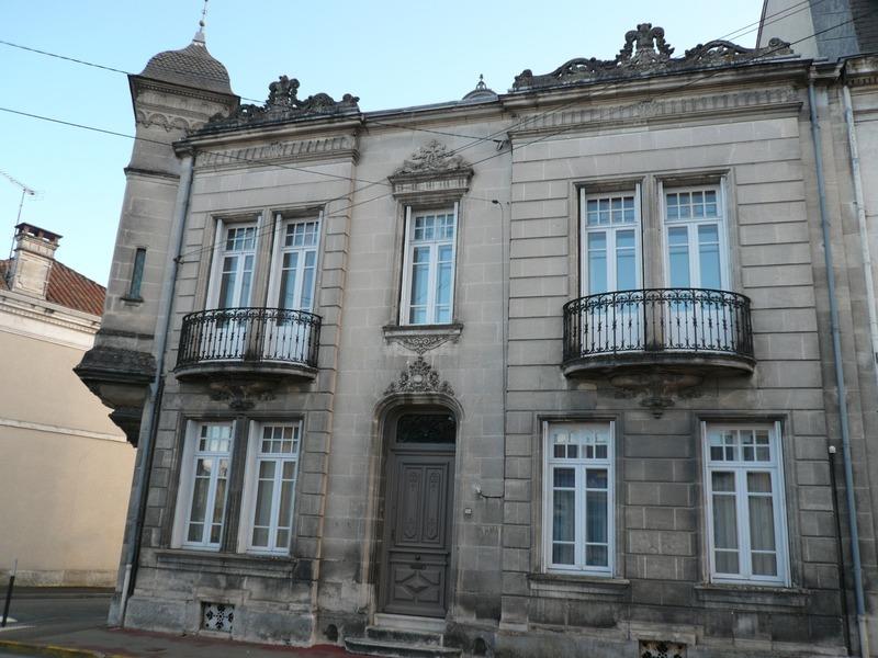 Maison bourgeoise - 230 m² - 9 pièces