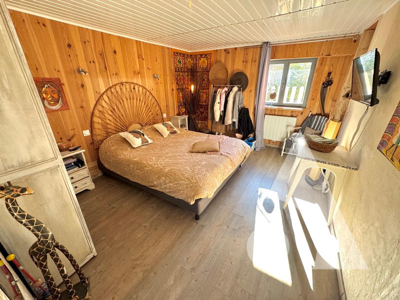 Maison - 284 m² - 9 pièces