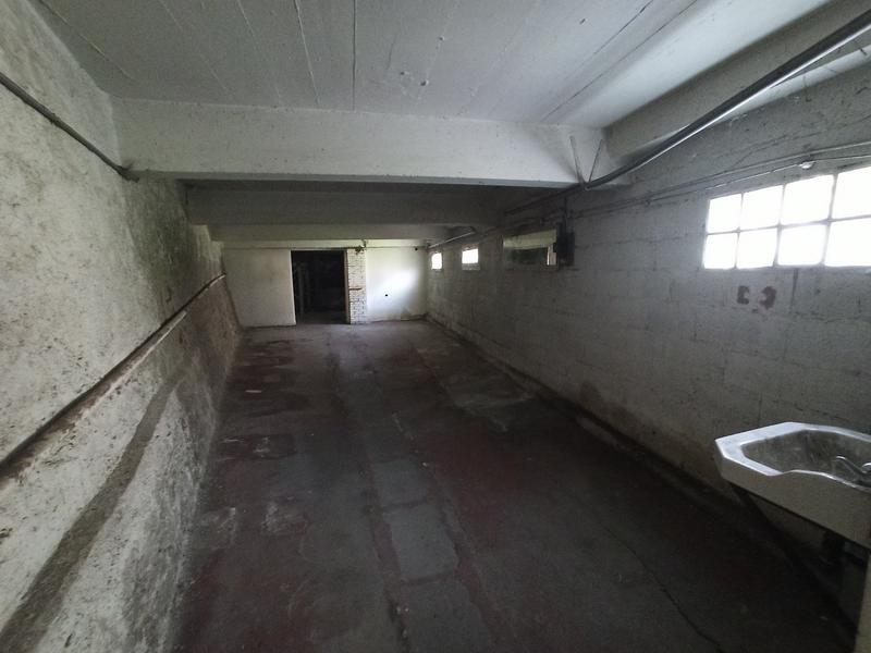 Local commercial - 597 m²