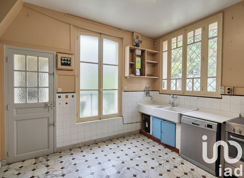 Maison - 205 m² - 9 pièces