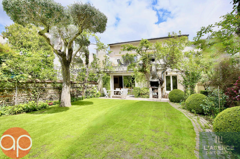 Maison - 264 m² - 10 pièces