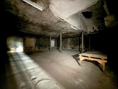 Maison - 230 m² - 1 pièce