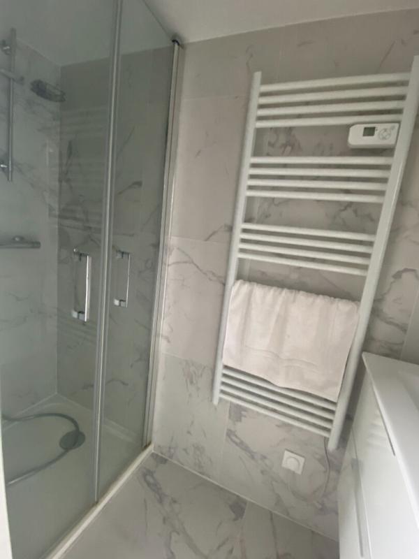 Studio - 9 m² - 1 pièce