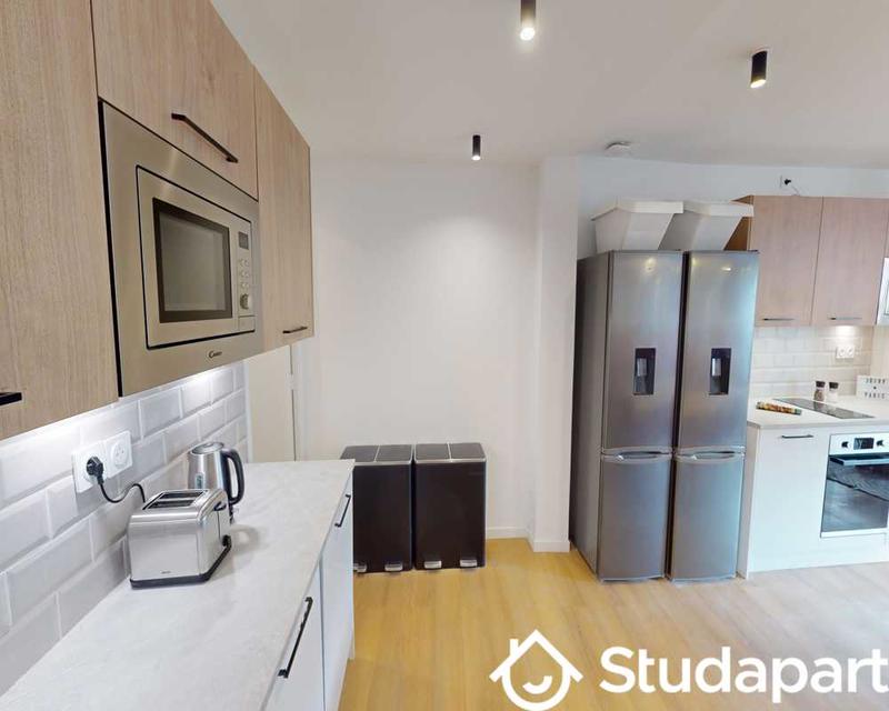 Chambre - 180 m² - 1 pièce