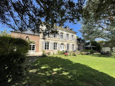 Maison - 279 m² - 10 pièces