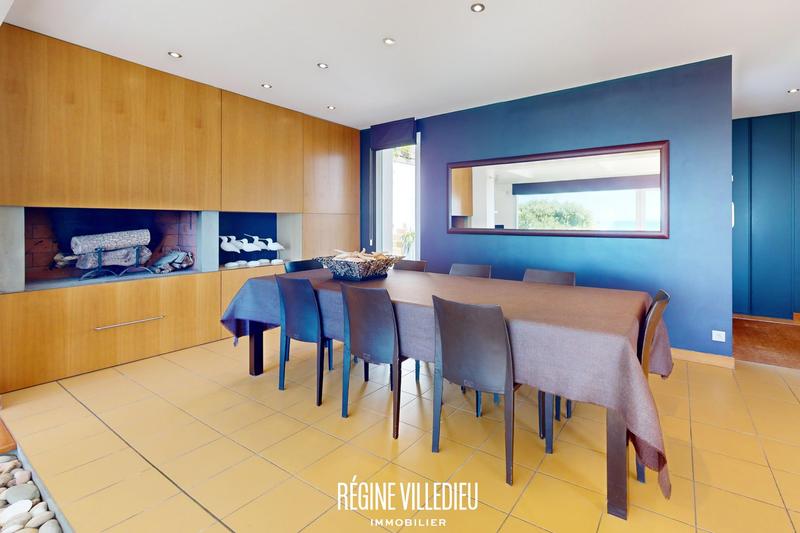 Maison - 198 m² - 8 pièces