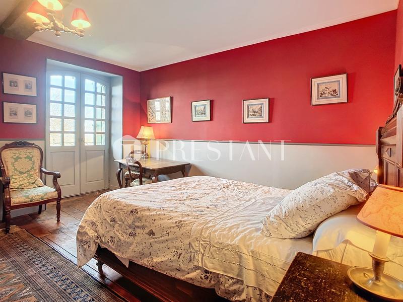 Maison - 424 m² - 14 pièces