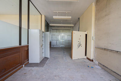 Local commercial - 216 m² - 2 pièces