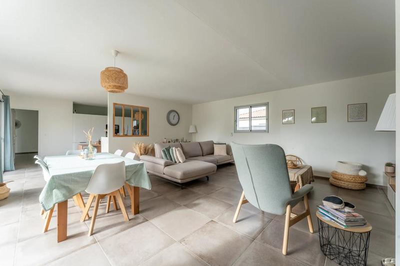 Maison - 196 m² - 8 pièces