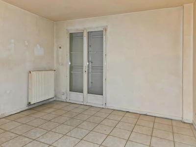 Appartement - 97 m² - 13 pièces