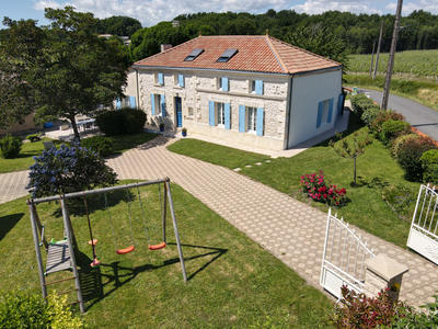 Propriété - 286 m² - 15 pièces