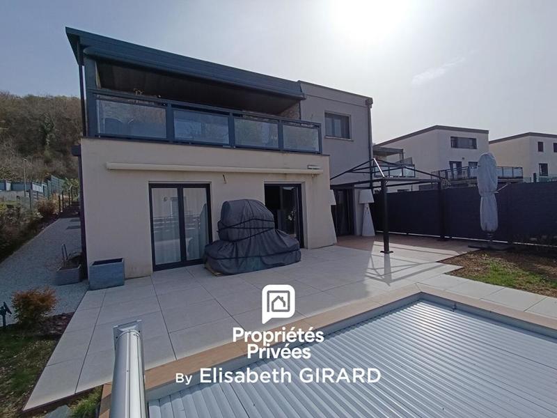 Maison - 159 m² - 6 pièces