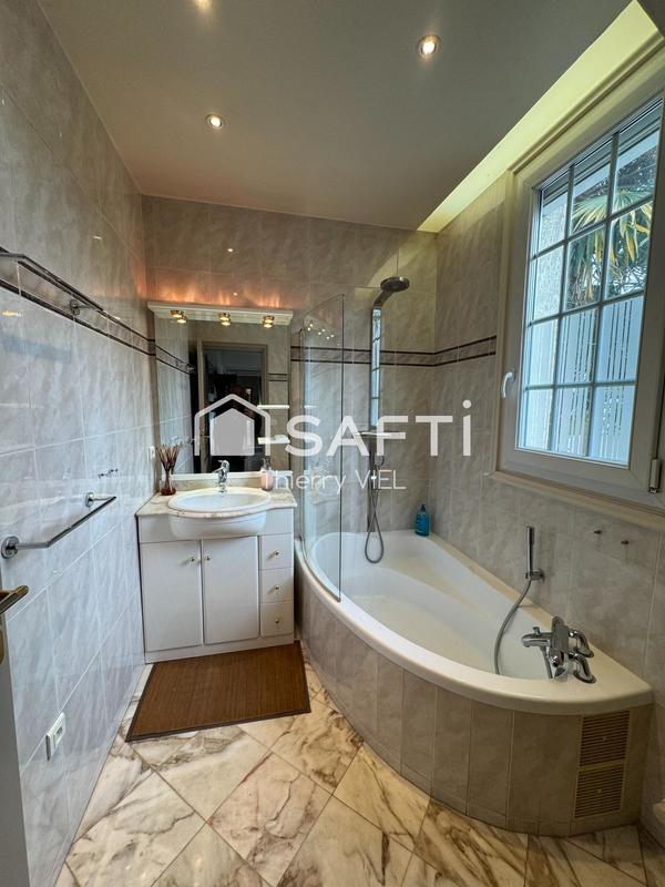 Maison - 150 m² - 5 pièces