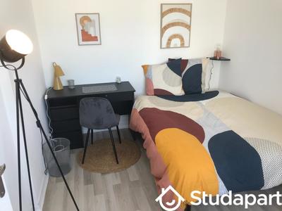 Chambre - 11 m² - 1 pièce