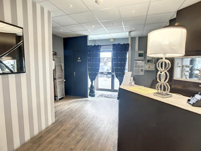 Fonds de commerce - 984 m²