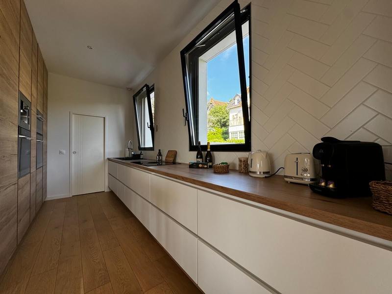 Maison contemporaine - 417 m² - 10 pièces