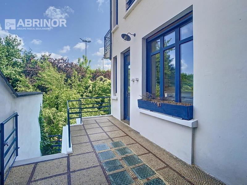 Maison - 166 m² - 6 pièces