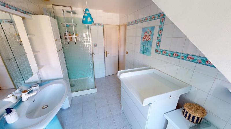 Maison - 180 m² - 6 pièces