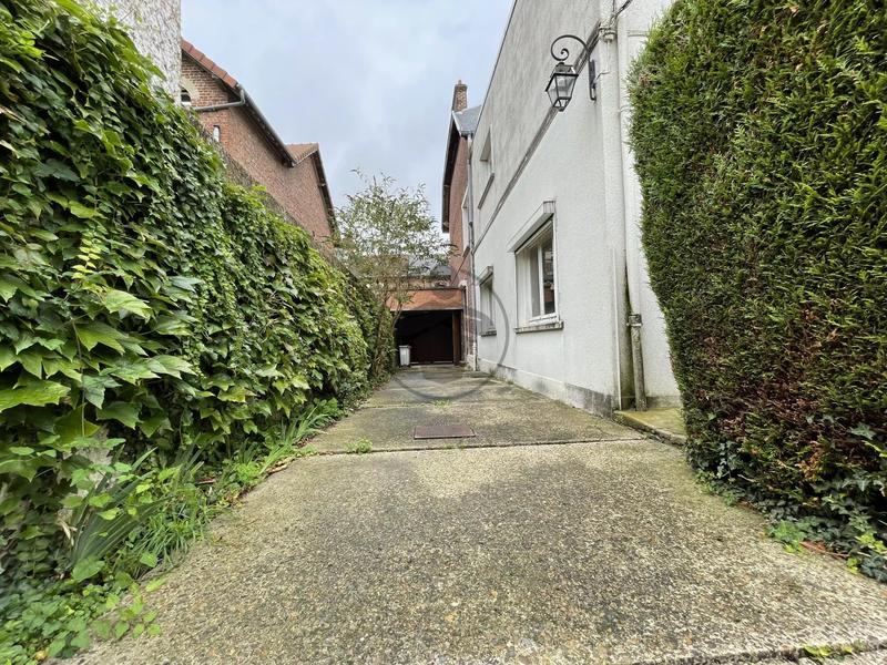 Maison - 212 m² - 8 pièces