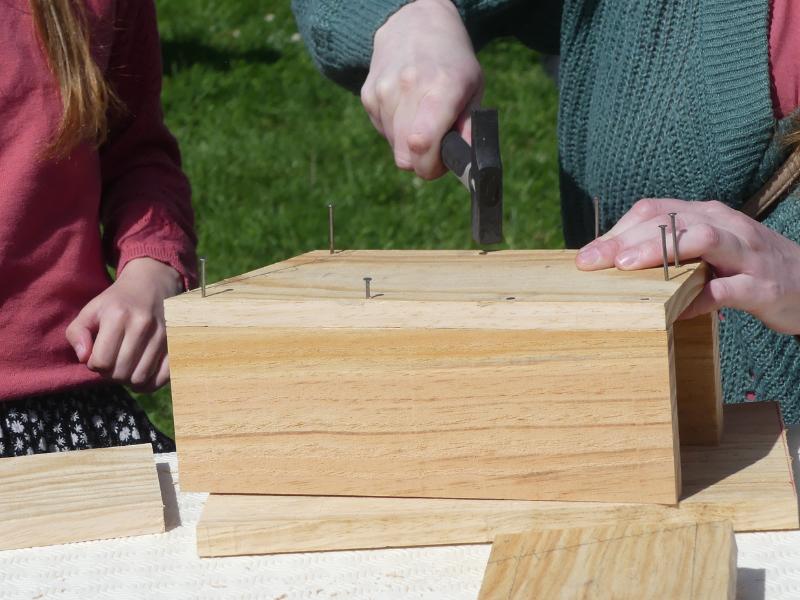 Construction d'un nichoir à Terres d'Oiseaux
