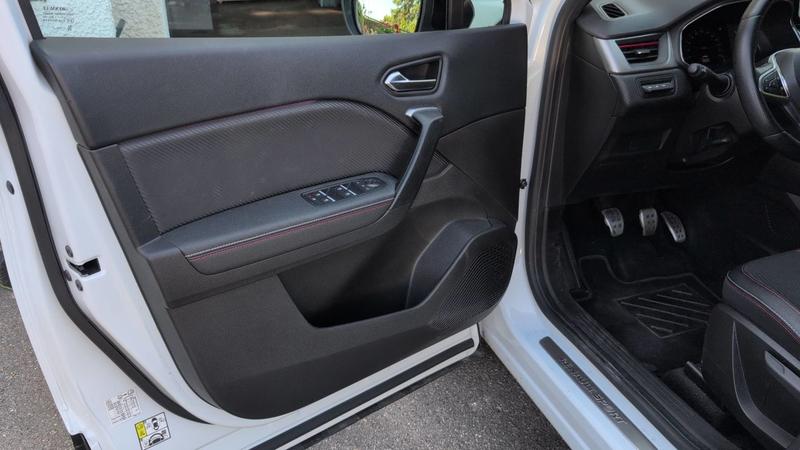 Renault Captur 1.3 TCe 140 Mild Hybrid Rs Line