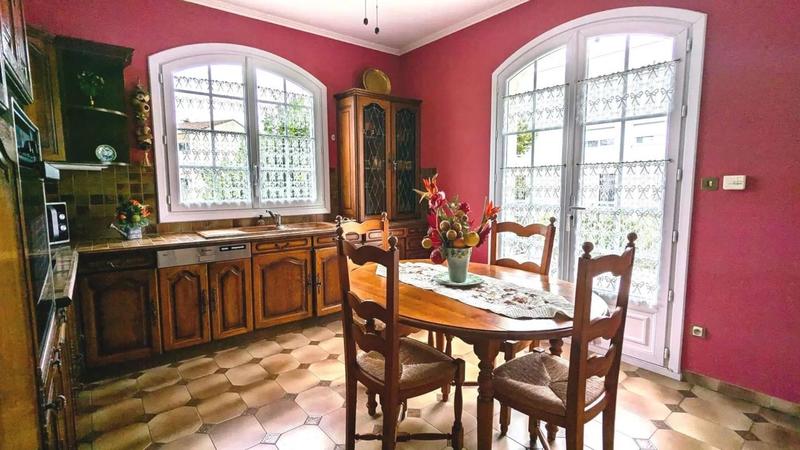 Maison - 175 m² - 8 pièces