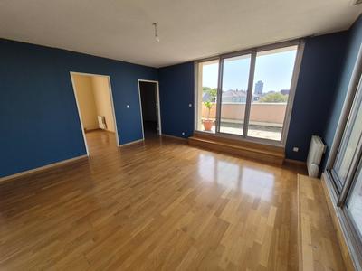 Appartement - 64 m² - 63 pièces