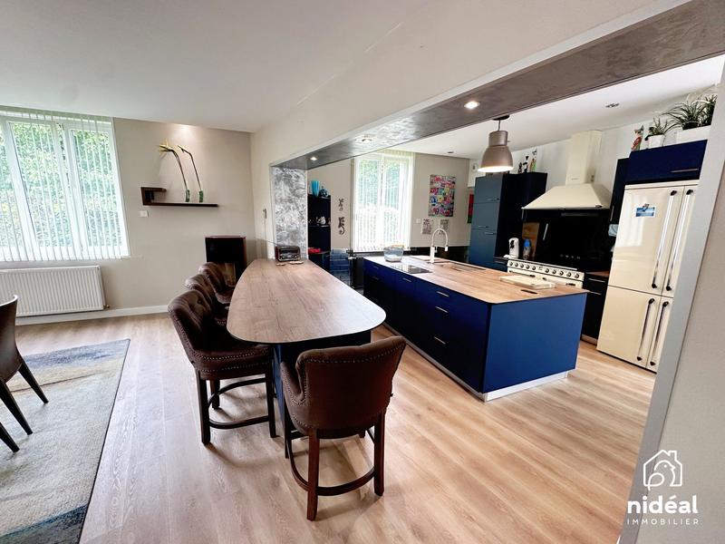 Maison - 280 m² - 7 pièces