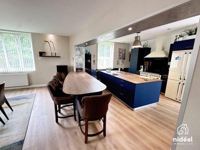 Maison - 280 m² - 7 pièces