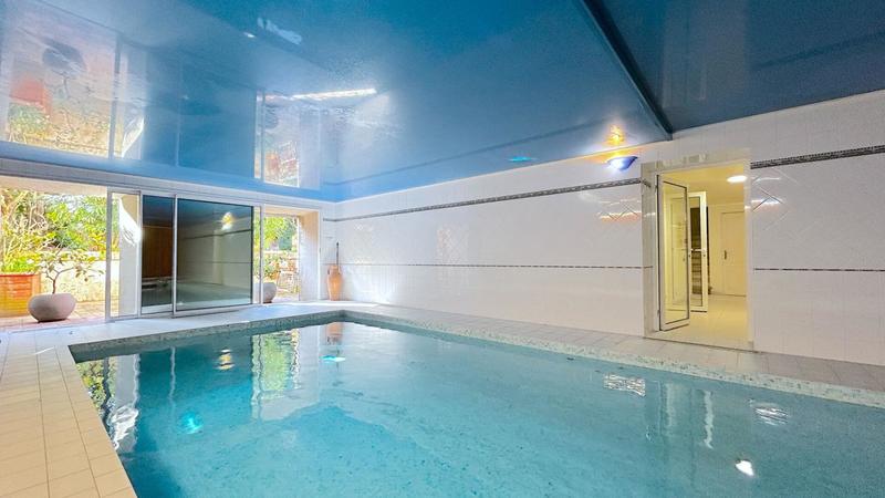 Hôtel particulier - 758 m² - 19 pièces