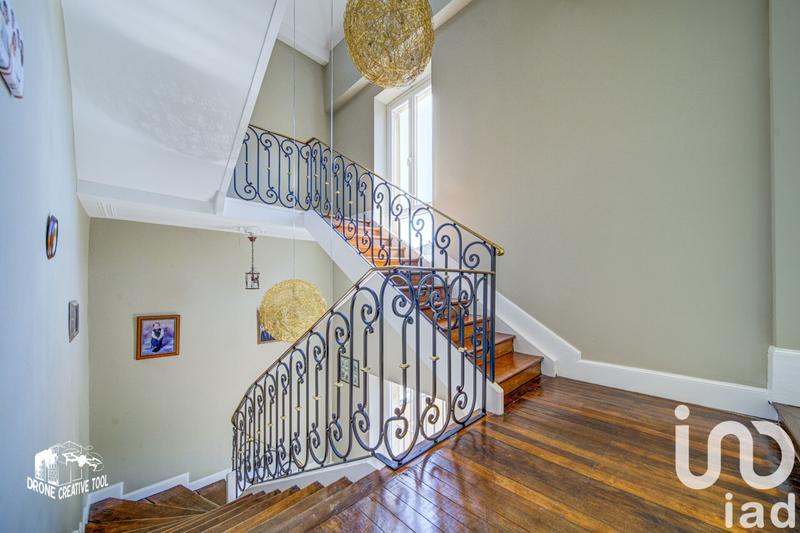 Maison - 365 m² - 10 pièces