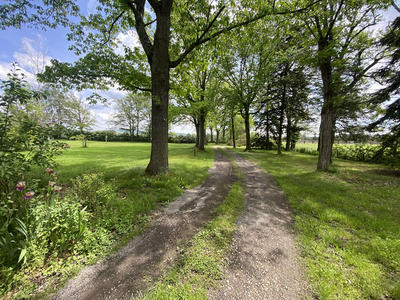 Maison - 325 m² - 10 pièces