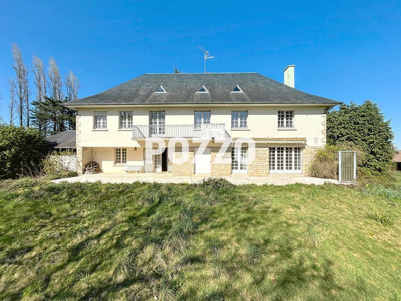 Maison - 380 m² - 12 pièces