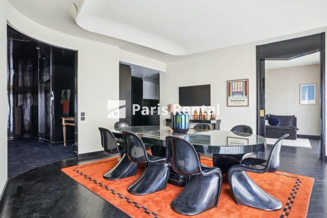 Appartement - 216 m² - 4 pièces