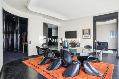 Appartement - 216 m² - 4 pièces