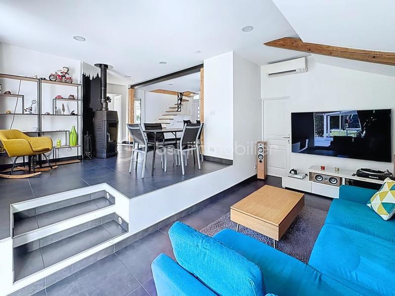 Maison traditionnelle - 100 m² - 5 pièces